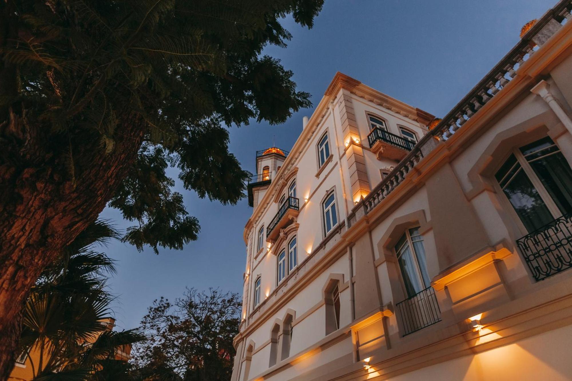 Torel Palace Лісабон Екстер'єр фото The hotel at night