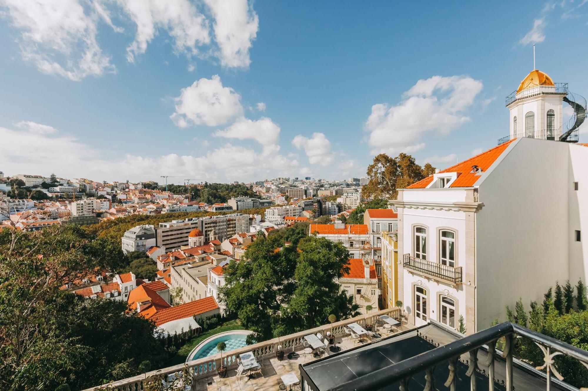 Torel Palace Лісабон Екстер'єр фото View of the city of Coimbra