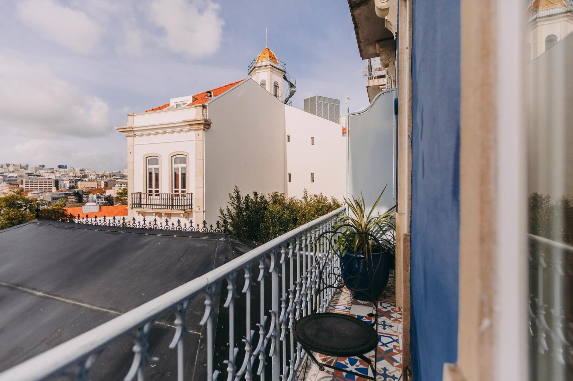 Torel Palace Лісабон Номер фото A typical view from a guest room at the hotel