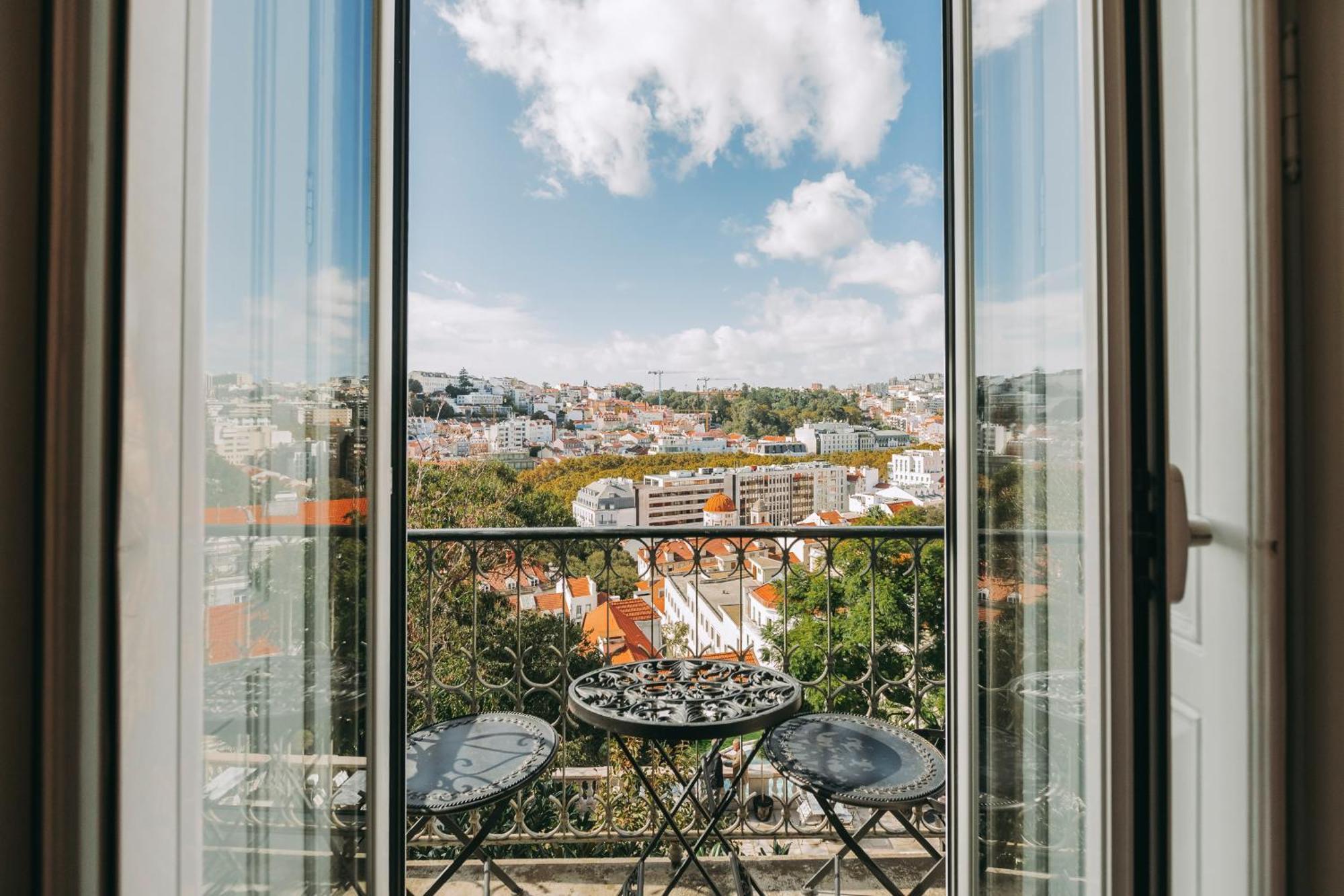 Torel Palace Лісабон Номер фото View from the window of a room at the hotel